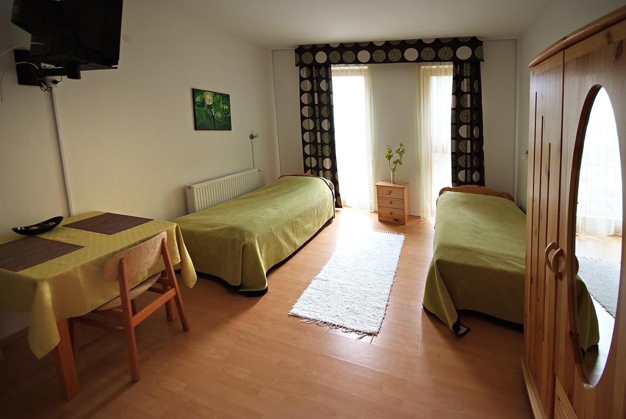 Centrum Apartmanhaz Pécs Buitenkant foto