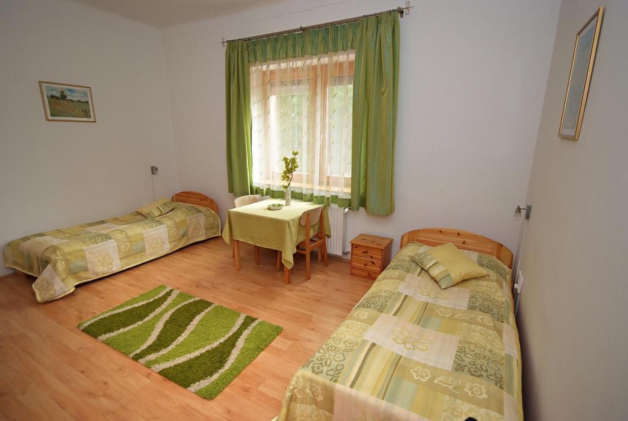 Centrum Apartmanhaz Pécs Buitenkant foto