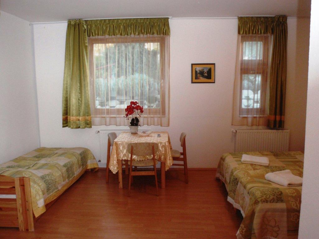 Centrum Apartmanhaz Pécs Kamer foto